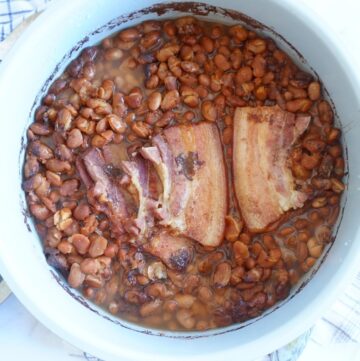 cooked soup beans in pressure cooker pot